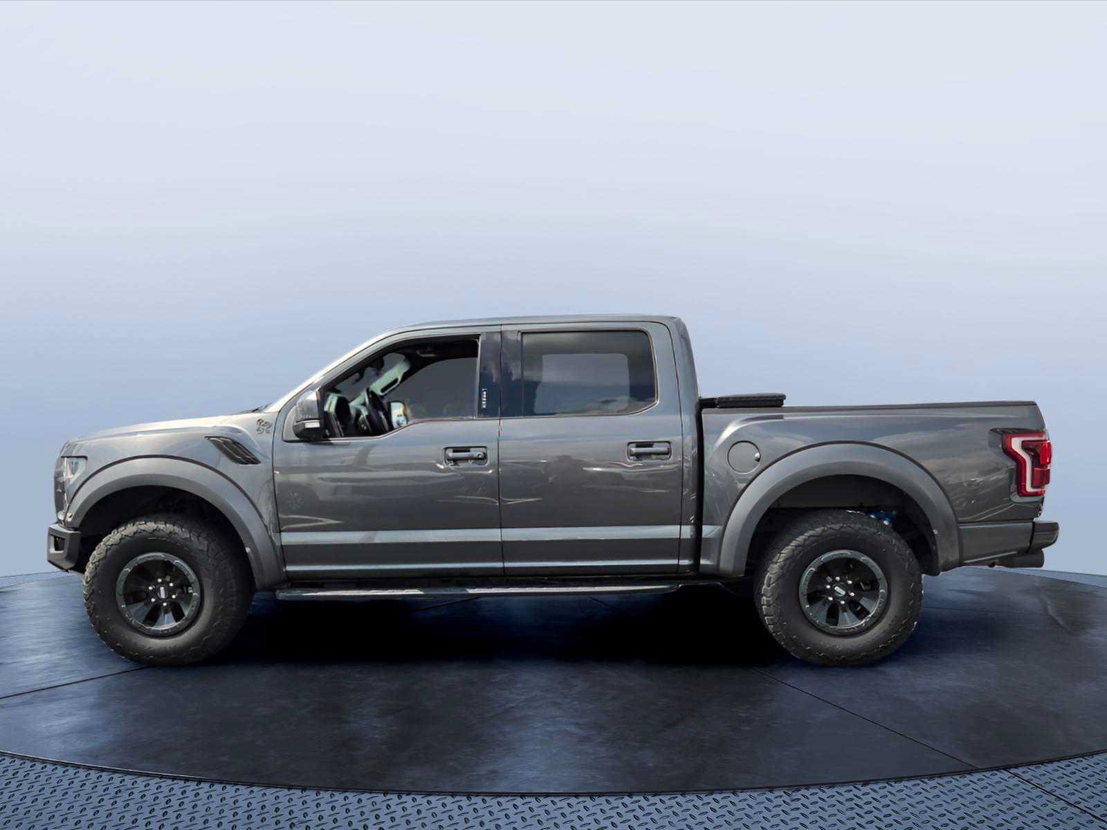 Used 2018 Ford F150 Raptor w/ Equipment Group 802A Luxury AWD/4WD image 3