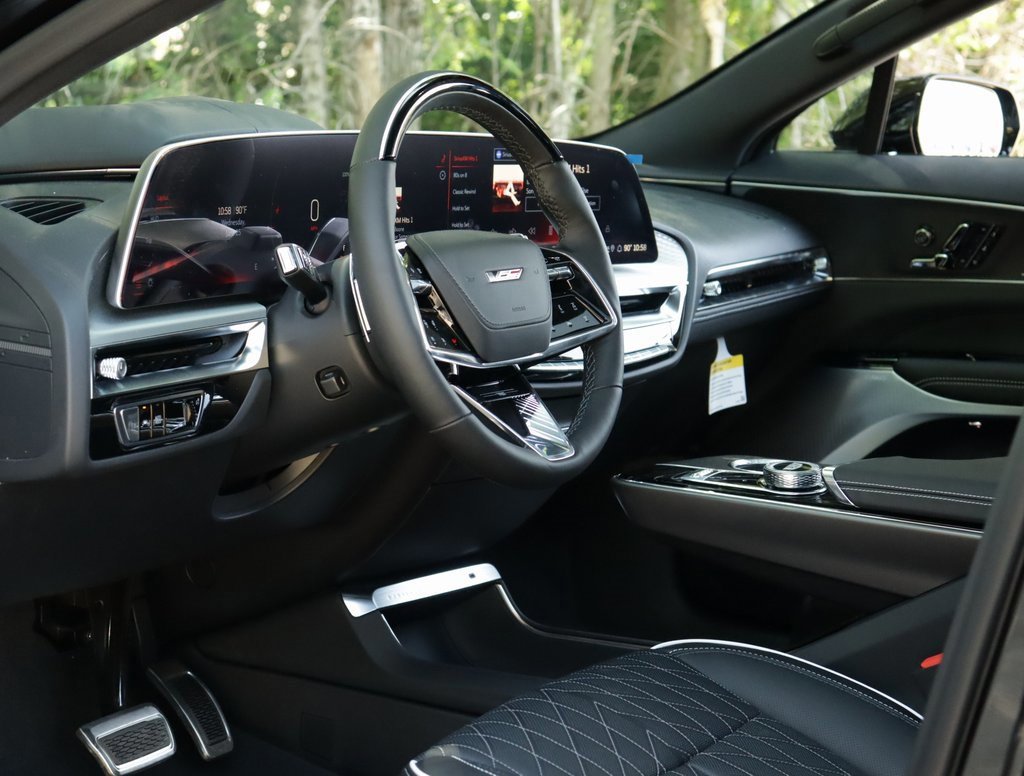 New 2026 Cadillac Lyriq V image 10