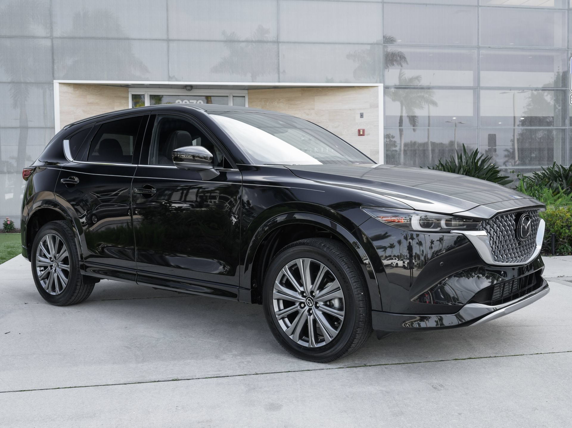 Used 2025 MAZDA CX-5 Signature AWD/4WD image 3