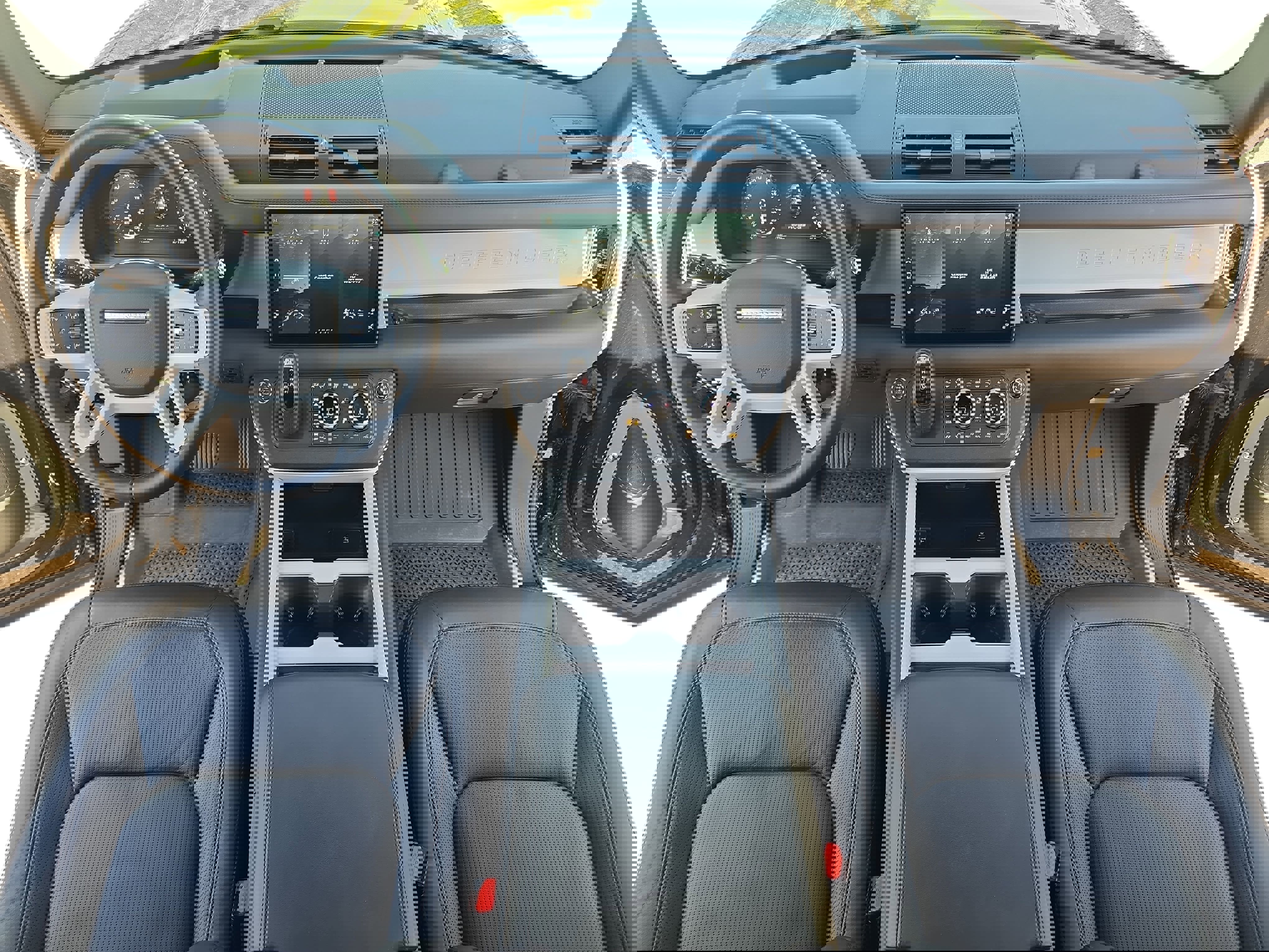 Certified 2025 Land Rover Defender 110 X-Dynamic SE image 9