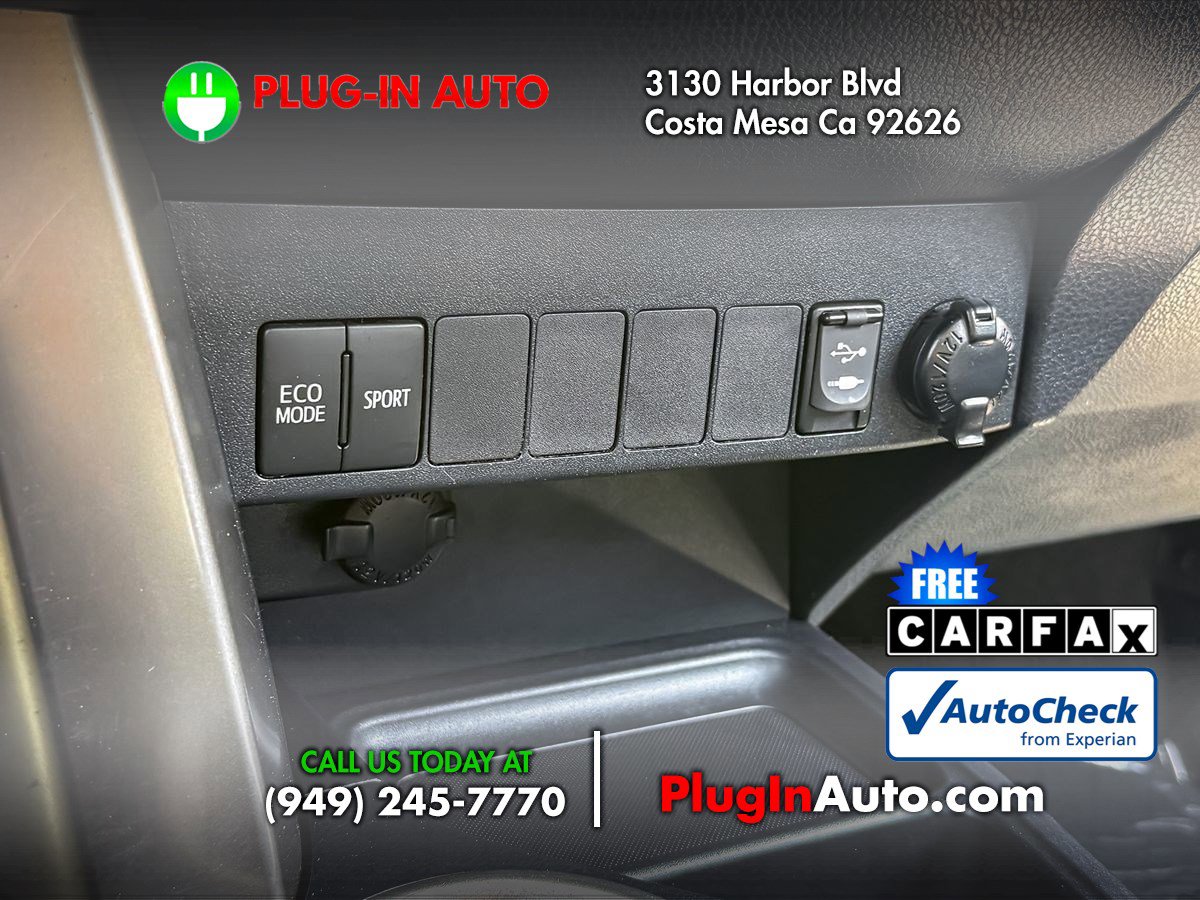 Used 2013 Toyota RAV4 XLE FWD image 19