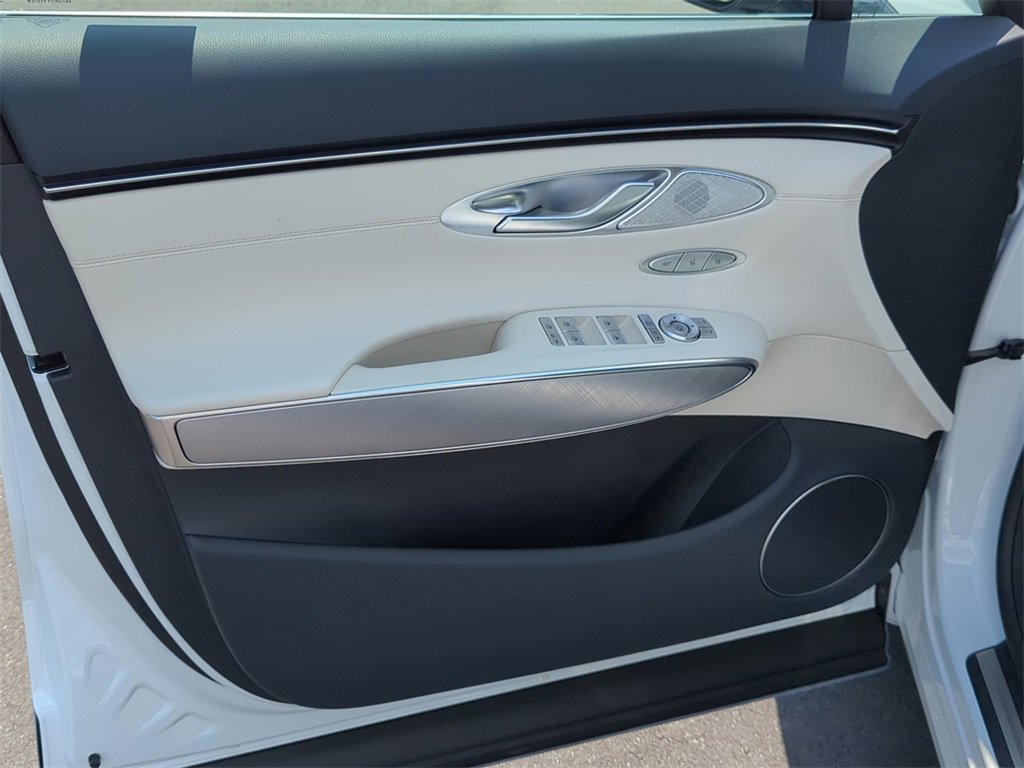 Used 2025 Genesis Electrified GV70 Advanced image 10