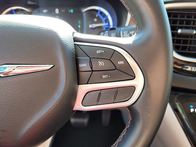 Certified 2018 Chrysler Pacifica Touring-L image 34