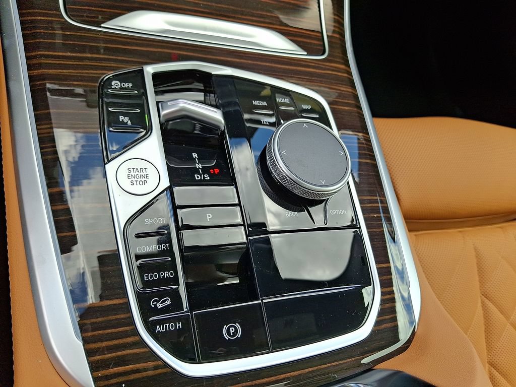 New 2026 BMW X5 xDrive40i w/ M Sport Package AWD/4WD image 12