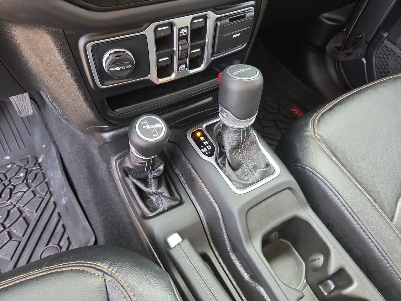 Used 2025 Jeep Gladiator Sport AWD/4WD image 25