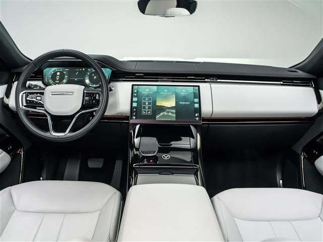 Used 2025 Land Rover Range Rover Sport SE AWD/4WD image 18