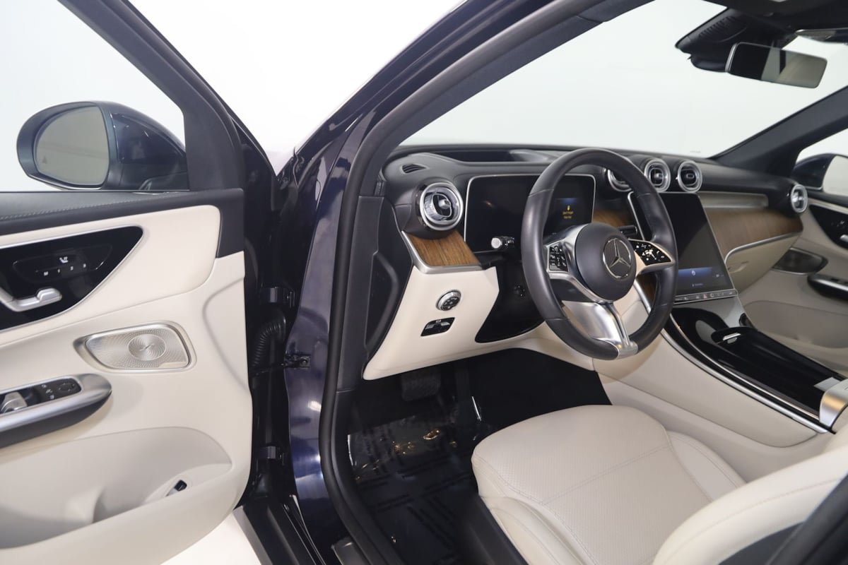 Used 2023 Mercedes-Benz GLC 300 4MATIC w/ Pinnacle Trim Package image 48