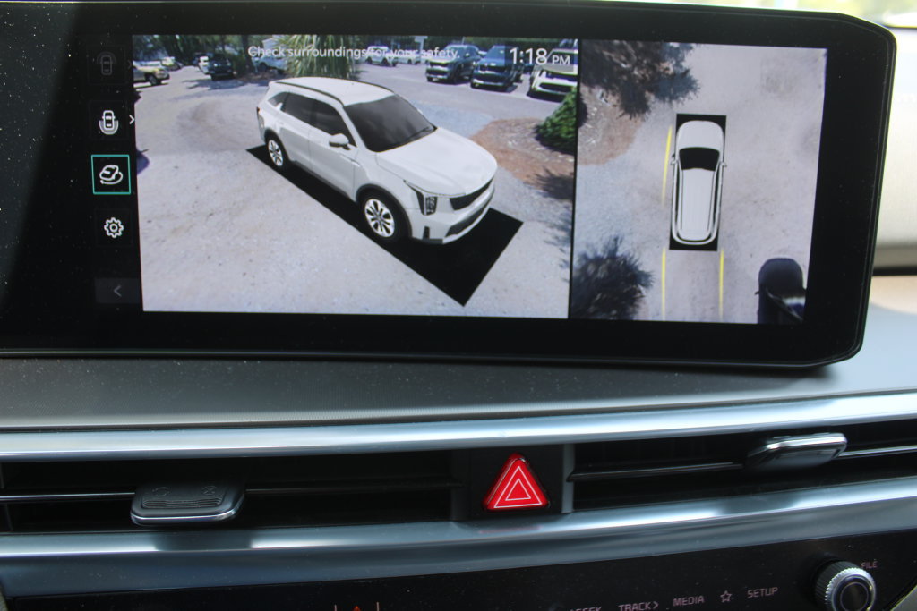 Certified 2024 Kia Sorento SX FWD image 62