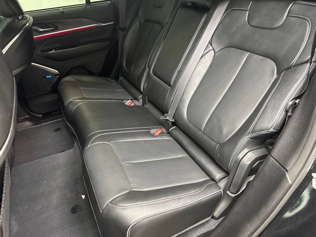 Used 2023 Jeep Grand Cherokee Overland w/ Adv Protech Group III AWD/4WD image 21