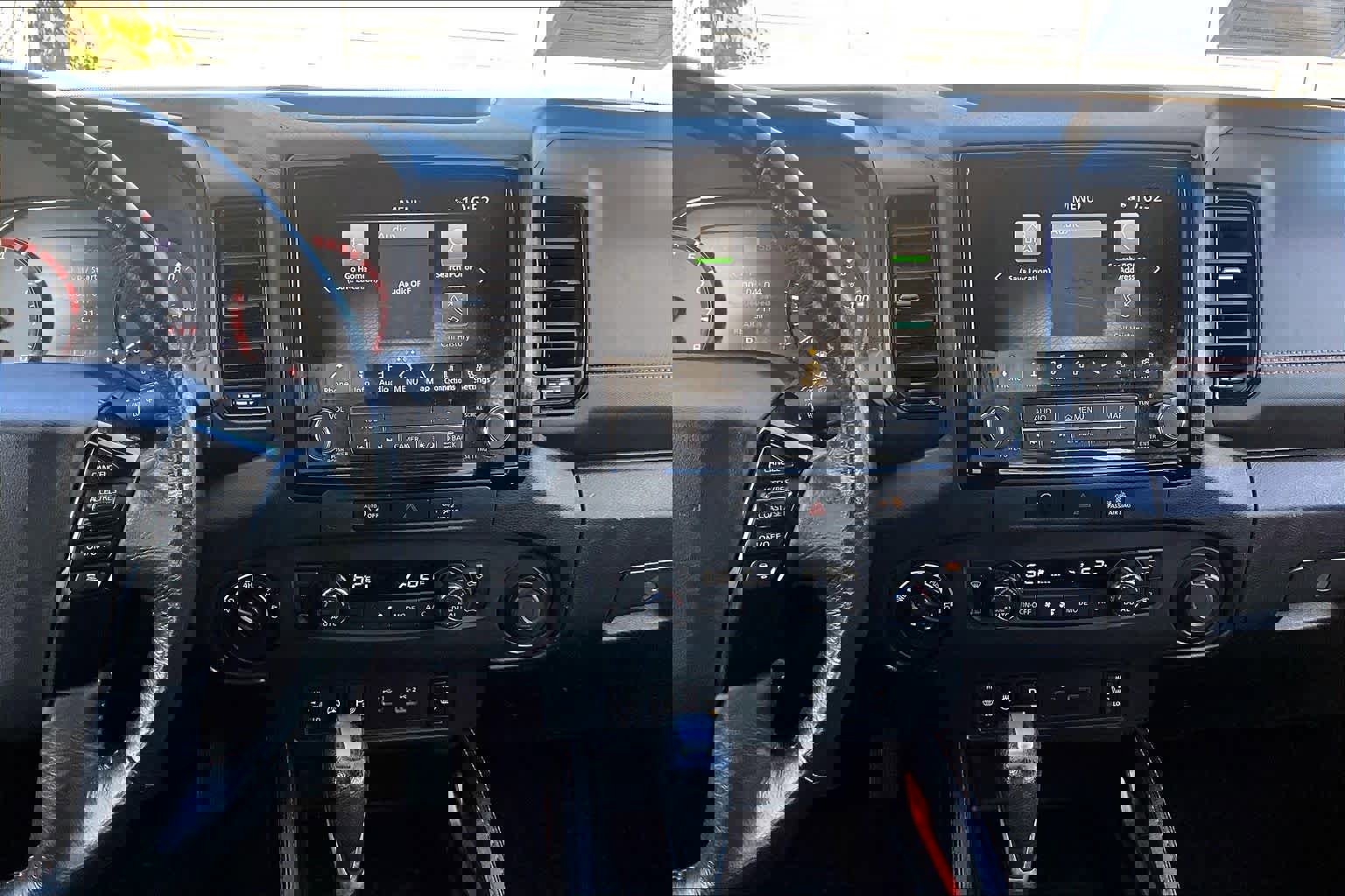 Used 2023 Nissan Frontier PRO-4X w/ Pro Convenience Package image 7