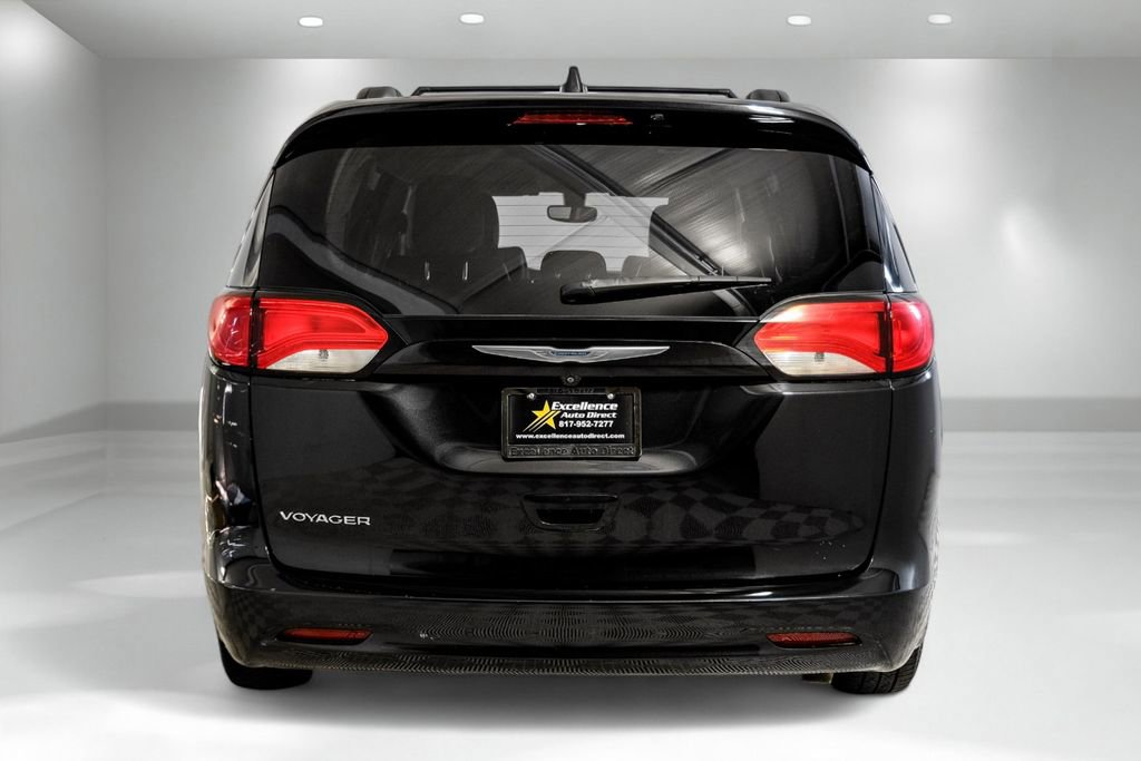 Used 2020 Chrysler Voyager Lxi image 7