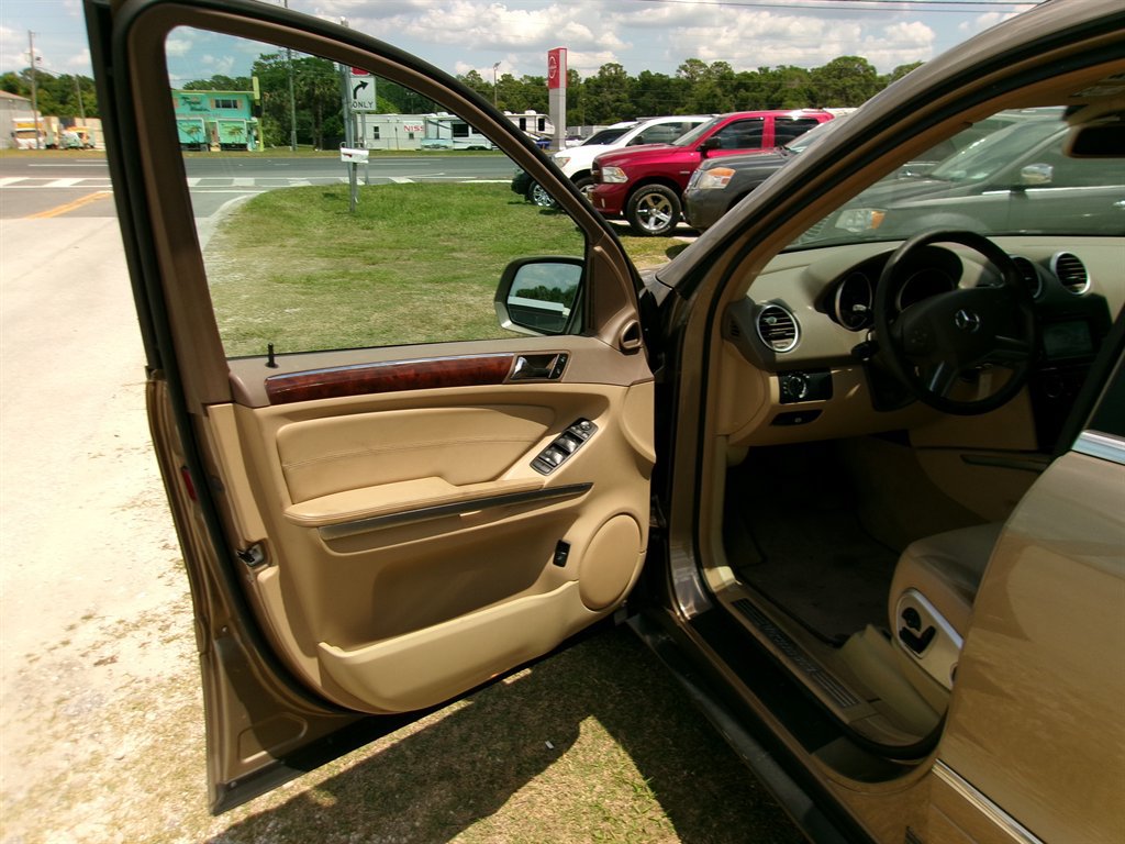 Used 2010 Mercedes-Benz ML 350 4MATIC image 13