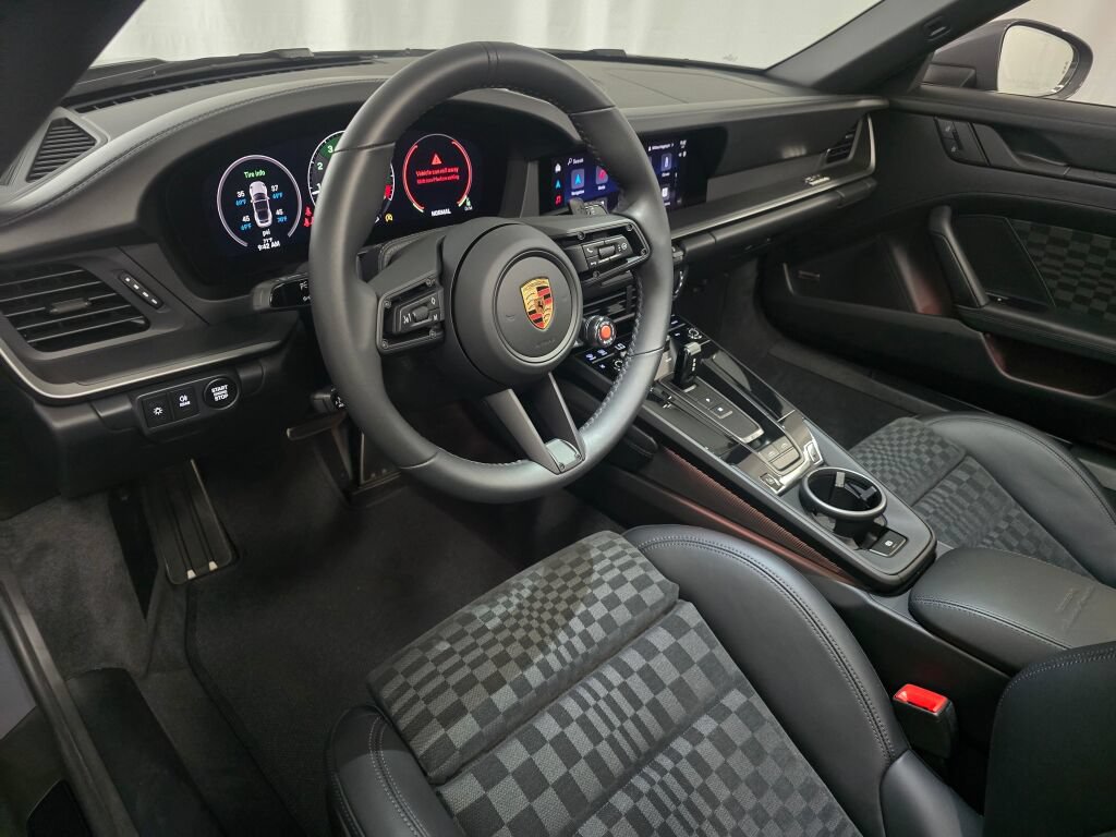 Used 2026 Porsche 911 Targa 4 GTS AWD/4WD image 4