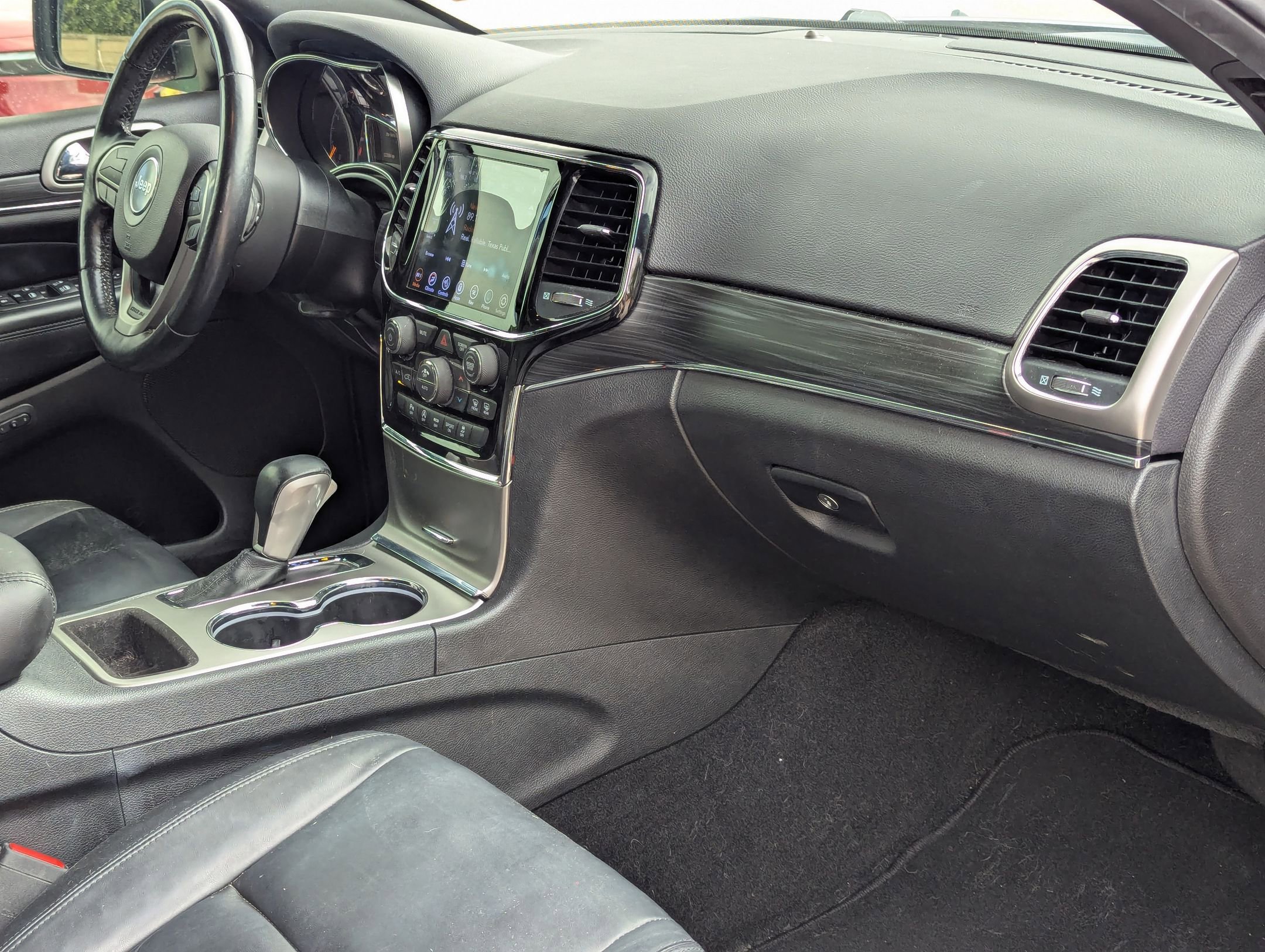 Used 2020 Jeep Grand Cherokee Limited image 29