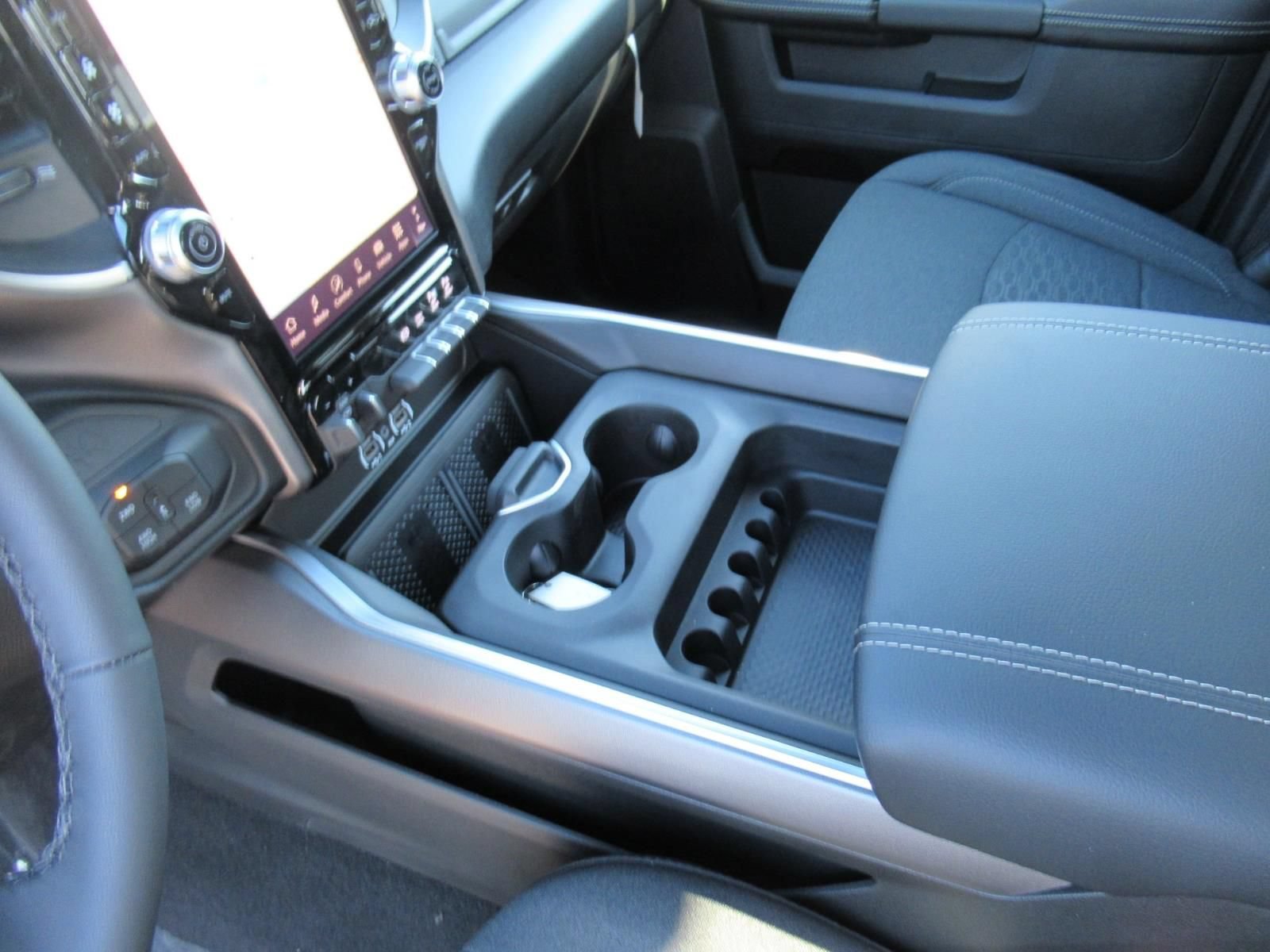 New 2026 RAM 3500 Big Horn AWD/4WD image 21