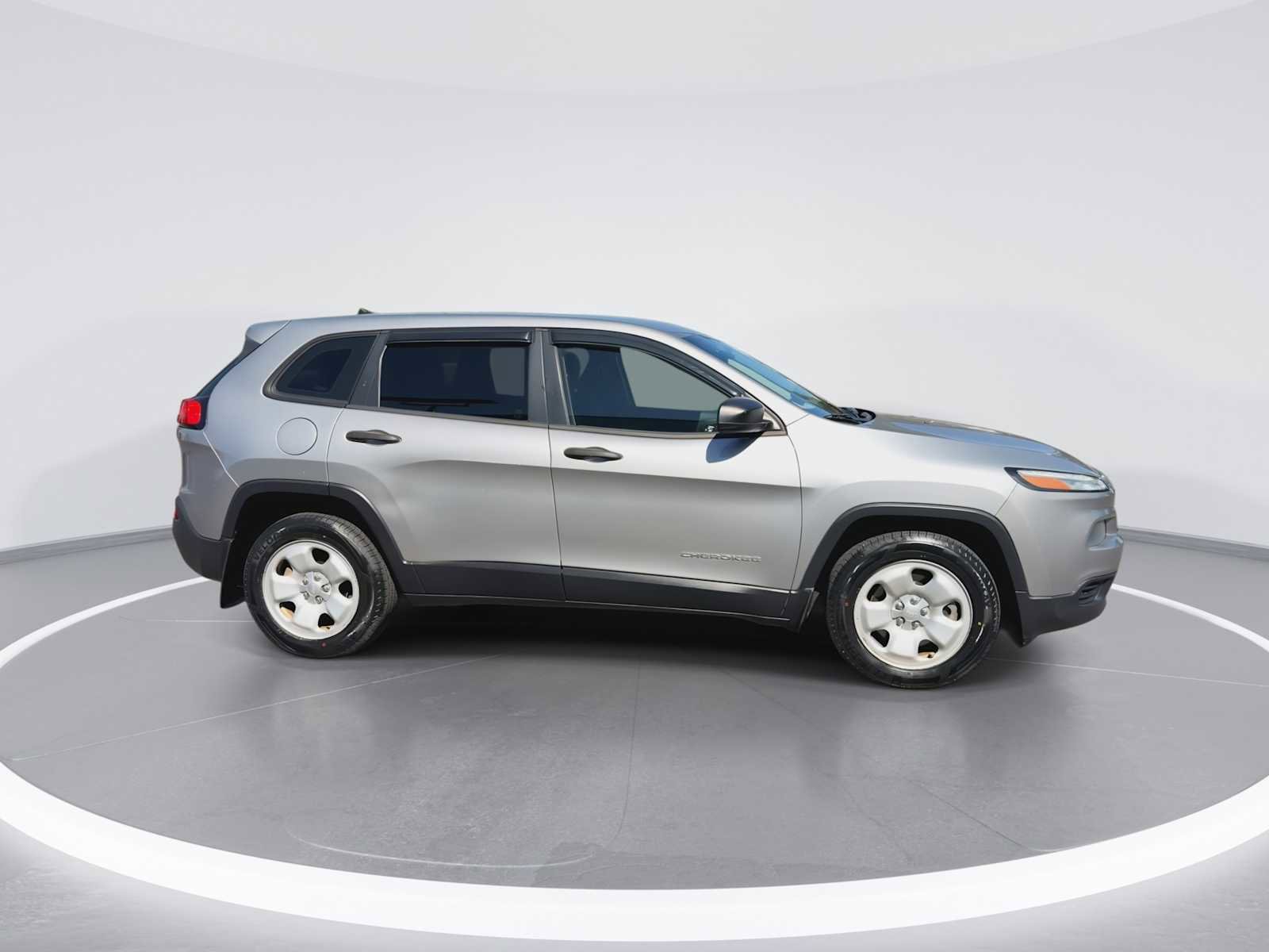Used 2014 Jeep Cherokee Sport FWD image 9