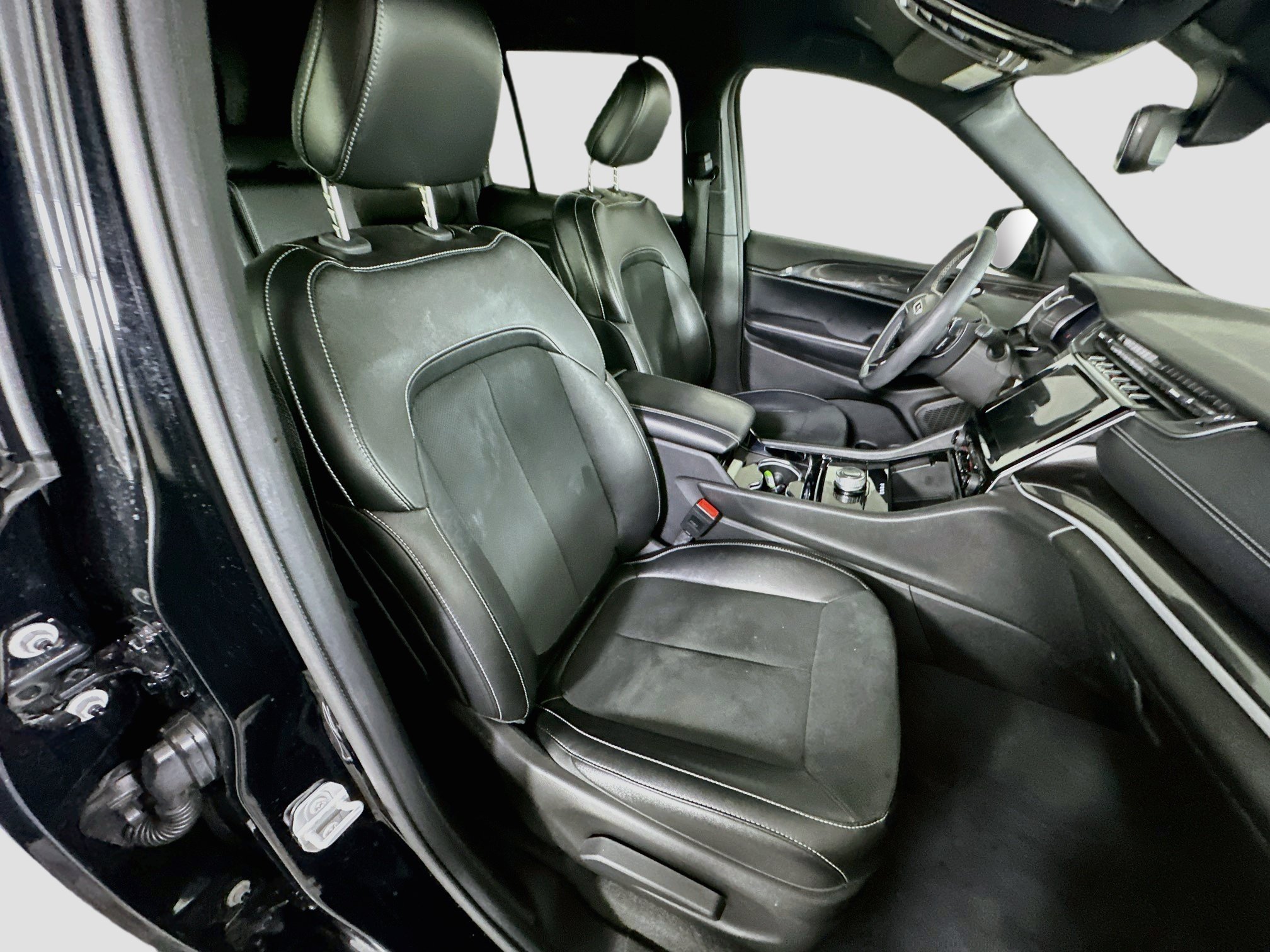 Used 2023 Jeep Grand Cherokee Altitude RWD image 30