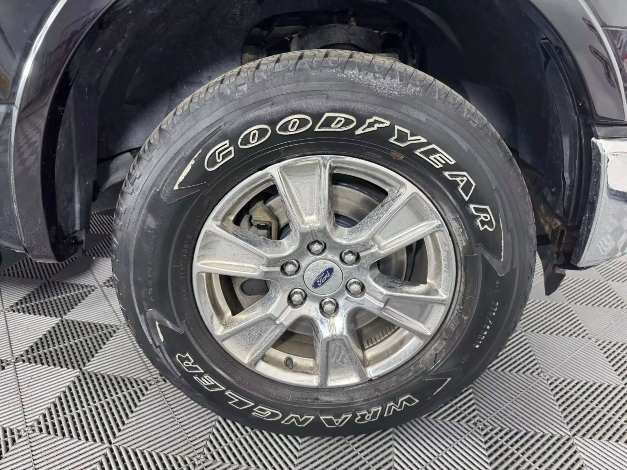 Used 2016 Ford F150 Lariat w/ Equipment Group 502A Luxury AWD/4WD image 46
