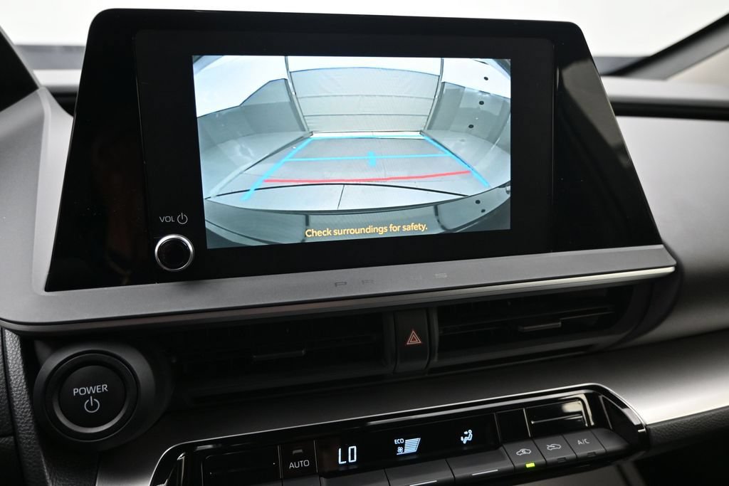 Used 2024 Toyota Prius LE FWD image 11