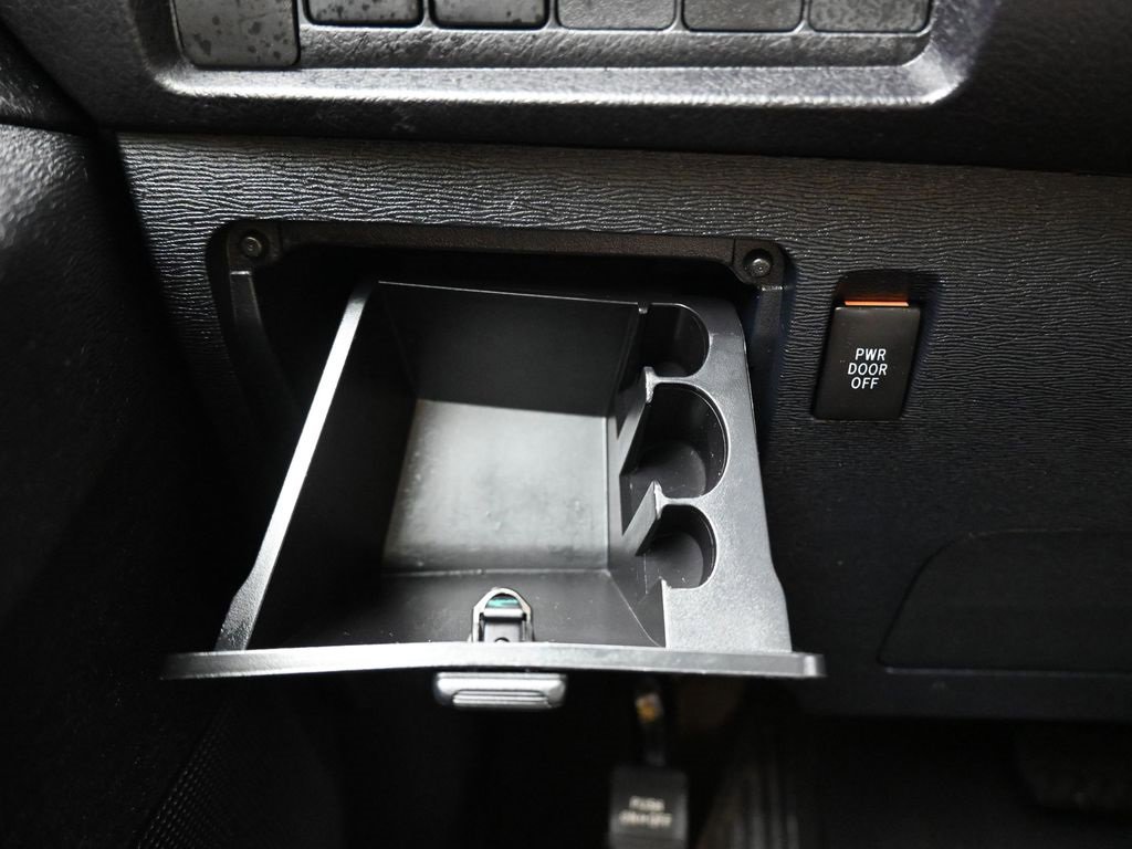 Used 2020 Toyota Sienna SE Premium image 27