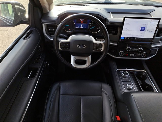 Used 2024 Ford Expedition XLT image 11