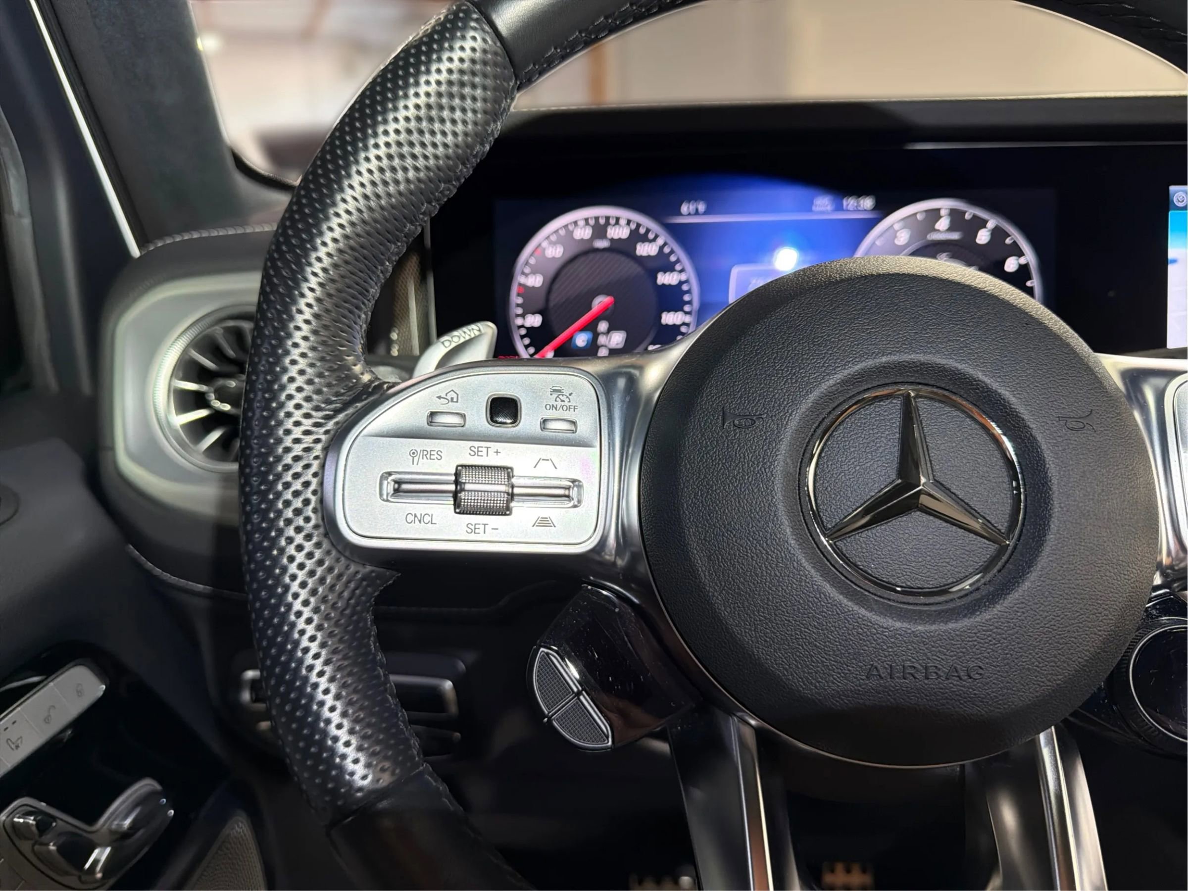 Used 2021 Mercedes-Benz G 63 AMG 4MATIC w/ G Manufaktur Interior Package image 35