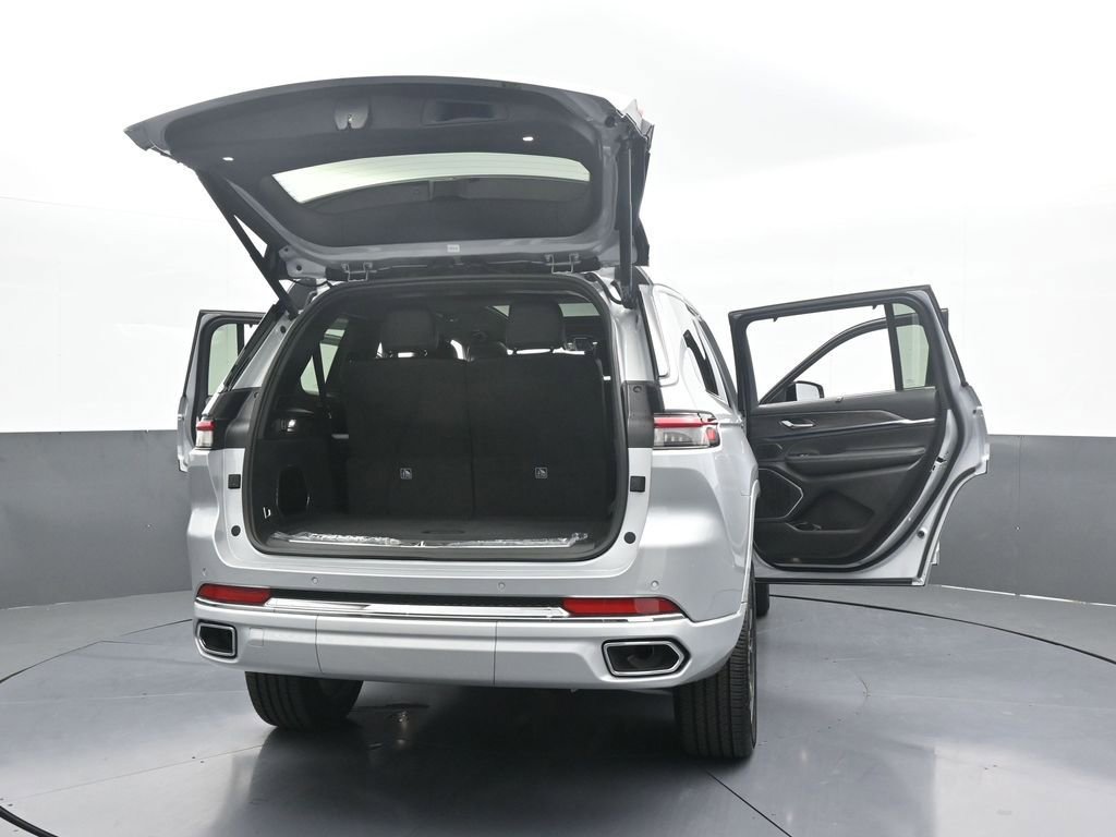 Used 2024 Jeep Grand Cherokee L Overland w/ Advanced Protech Group III image 86