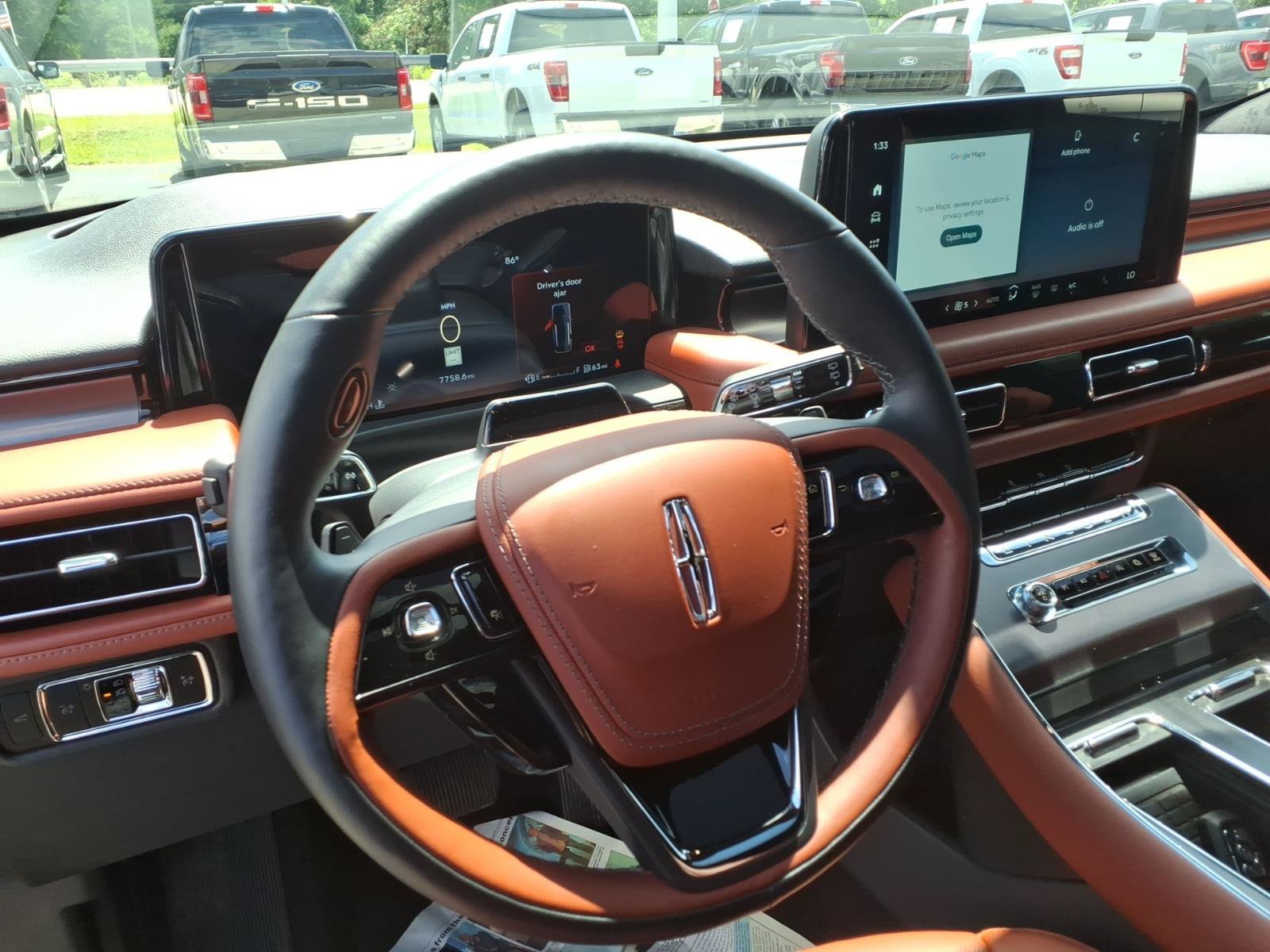 Used 2025 Lincoln Aviator Reserve AWD/4WD image 6