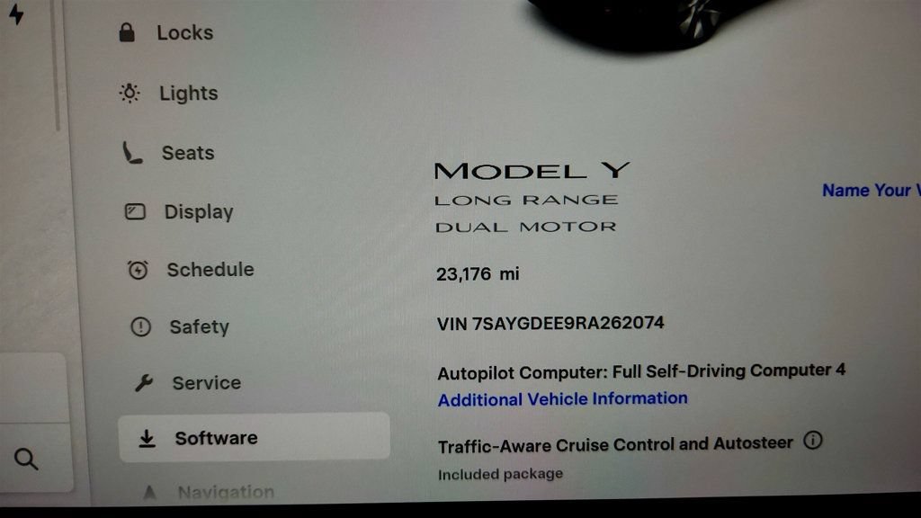Used 2024 Tesla Model Y Long Range AWD/4WD image 14