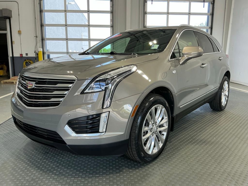 Used 2019 Cadillac XT5 Premium Luxury FWD image 2