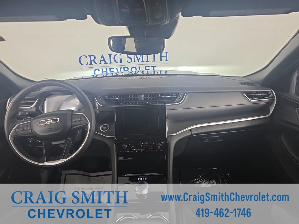 Used 2023 Jeep Grand Cherokee Altitude AWD/4WD image 16