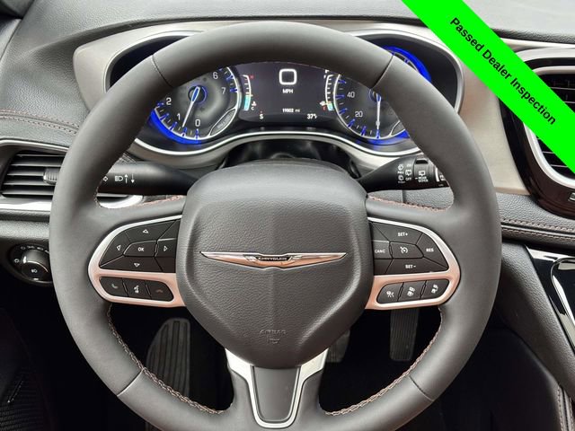 Used 2024 Chrysler Pacifica Pinnacle w/ Trailer Tow Group image 33