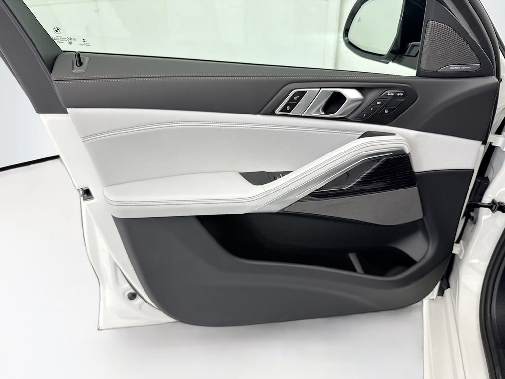 New 2027 BMW X6 xDrive40i AWD/4WD image 23