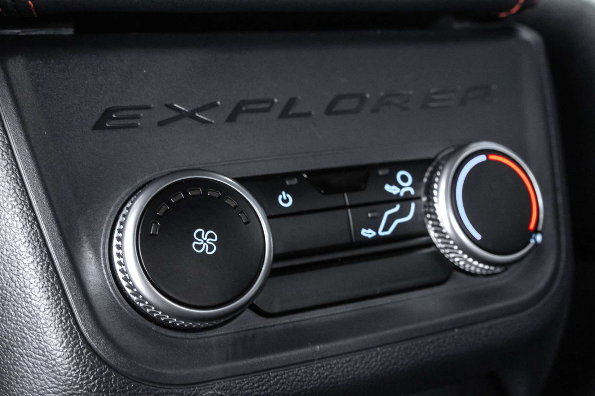 Used 2025 Ford Explorer ST-Line AWD/4WD image 37