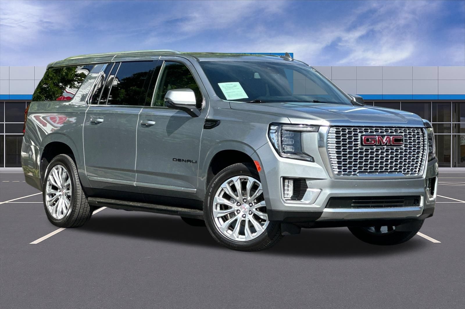 Certified 2024 GMC Yukon XL Denali AWD/4WD image 2