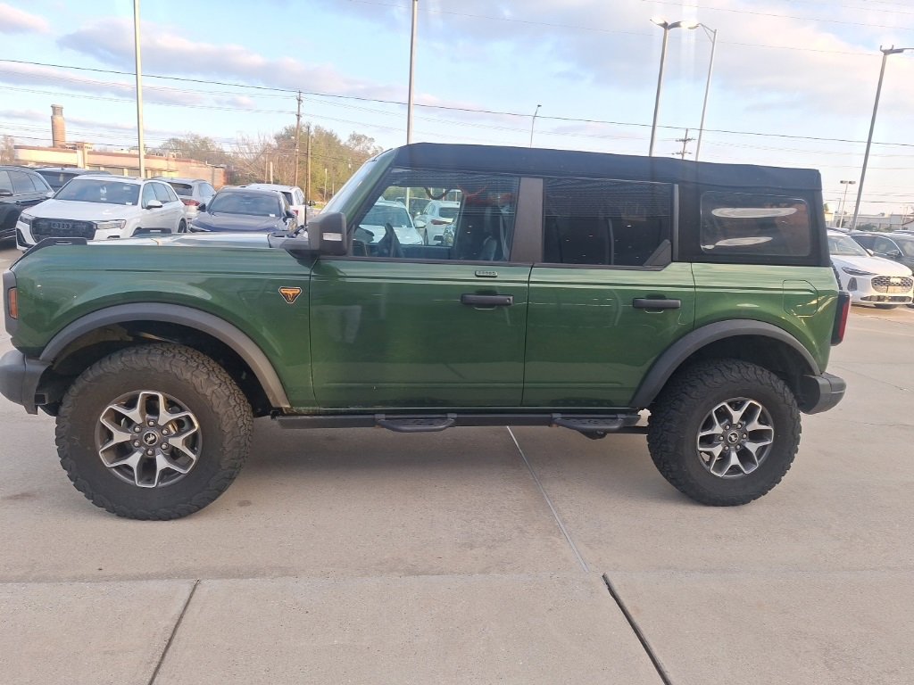 Used 2023 Ford Bronco Badlands image 5