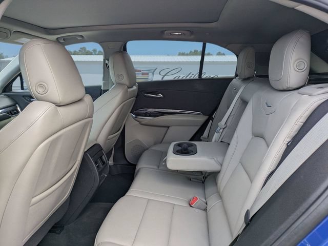 Used 2021 Cadillac XT4 Luxury w/ Cold Weather Package AWD/4WD image 14