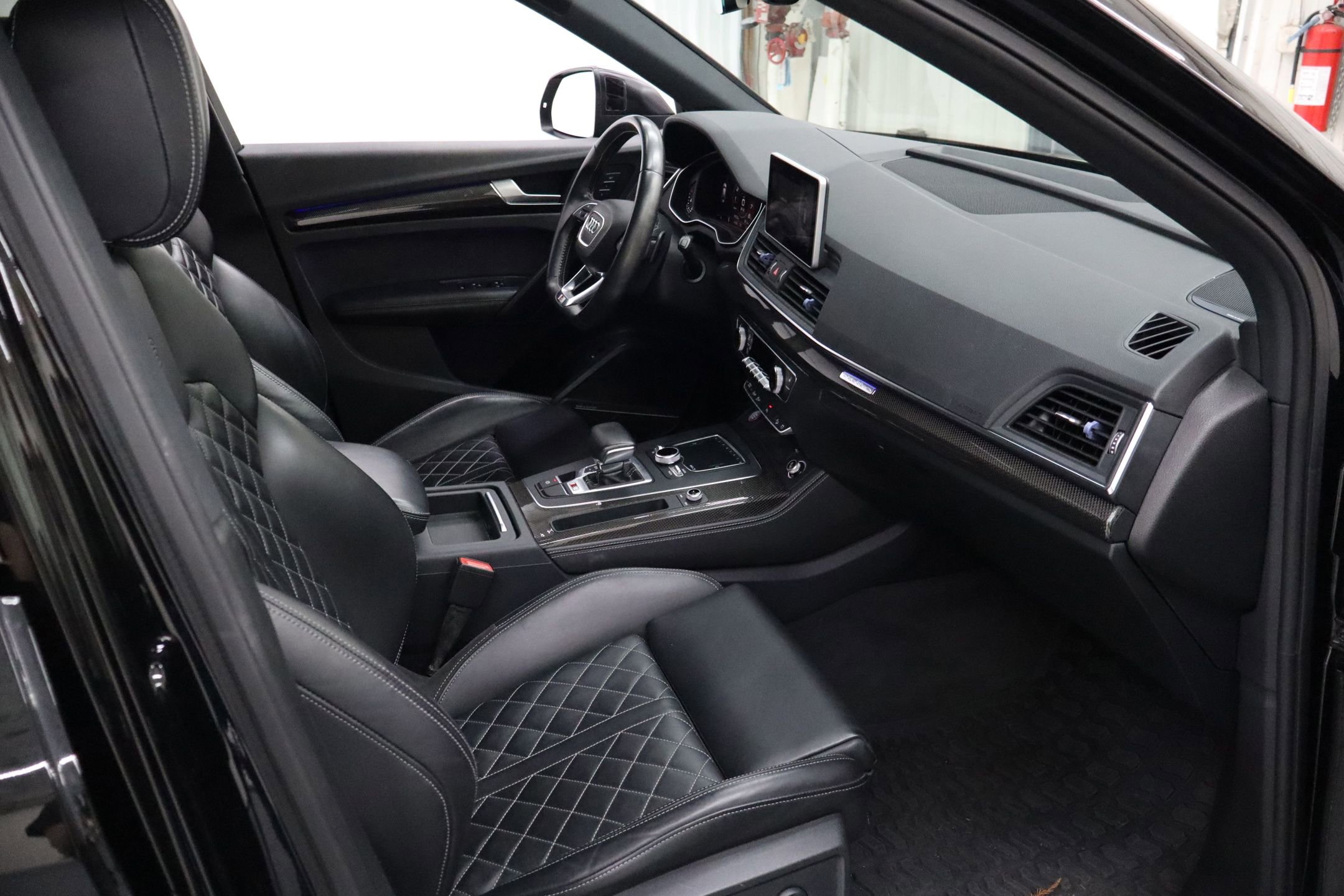 Used 2018 Audi SQ5 Prestige w/ Prestige Package image 32