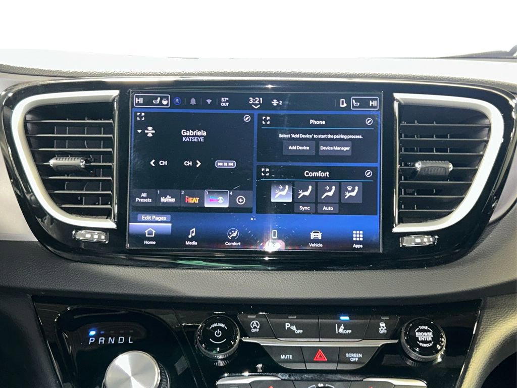 Used 2025 Chrysler Pacifica Select image 23