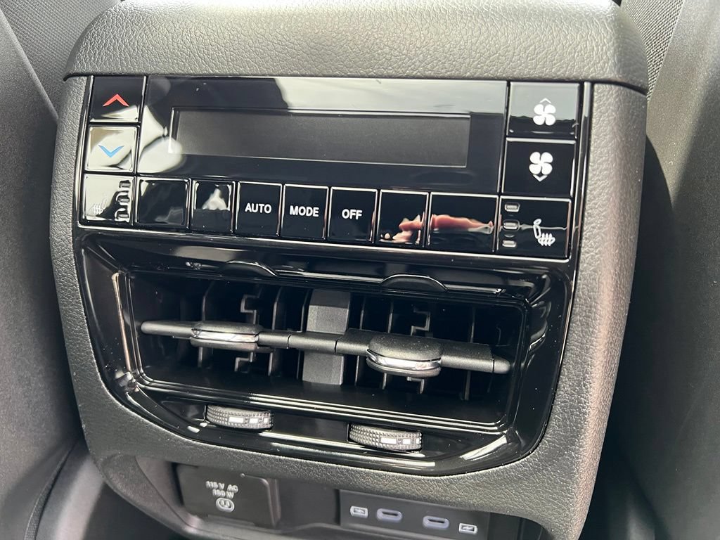 New 2026 Jeep Grand Cherokee L Limited AWD/4WD image 17