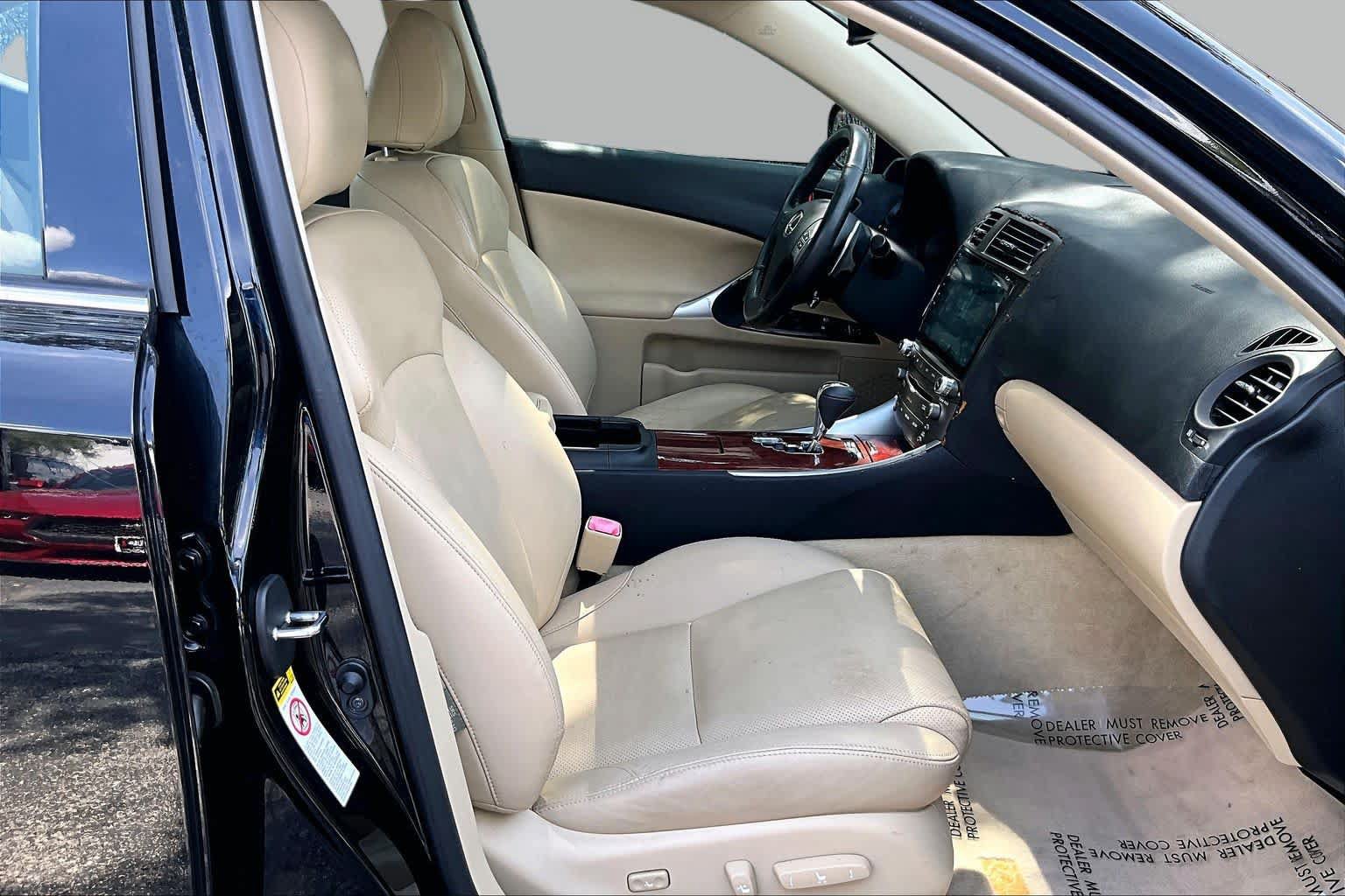Used 2007 Lexus IS 250 w/ Premium Pkg RWD image 7