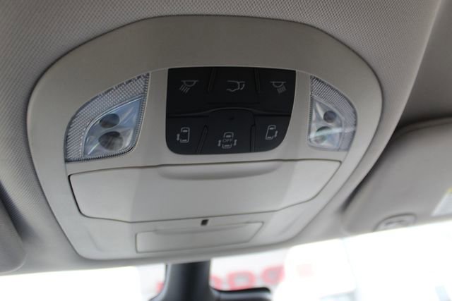 Used 2024 Chrysler Pacifica Touring-L image 26