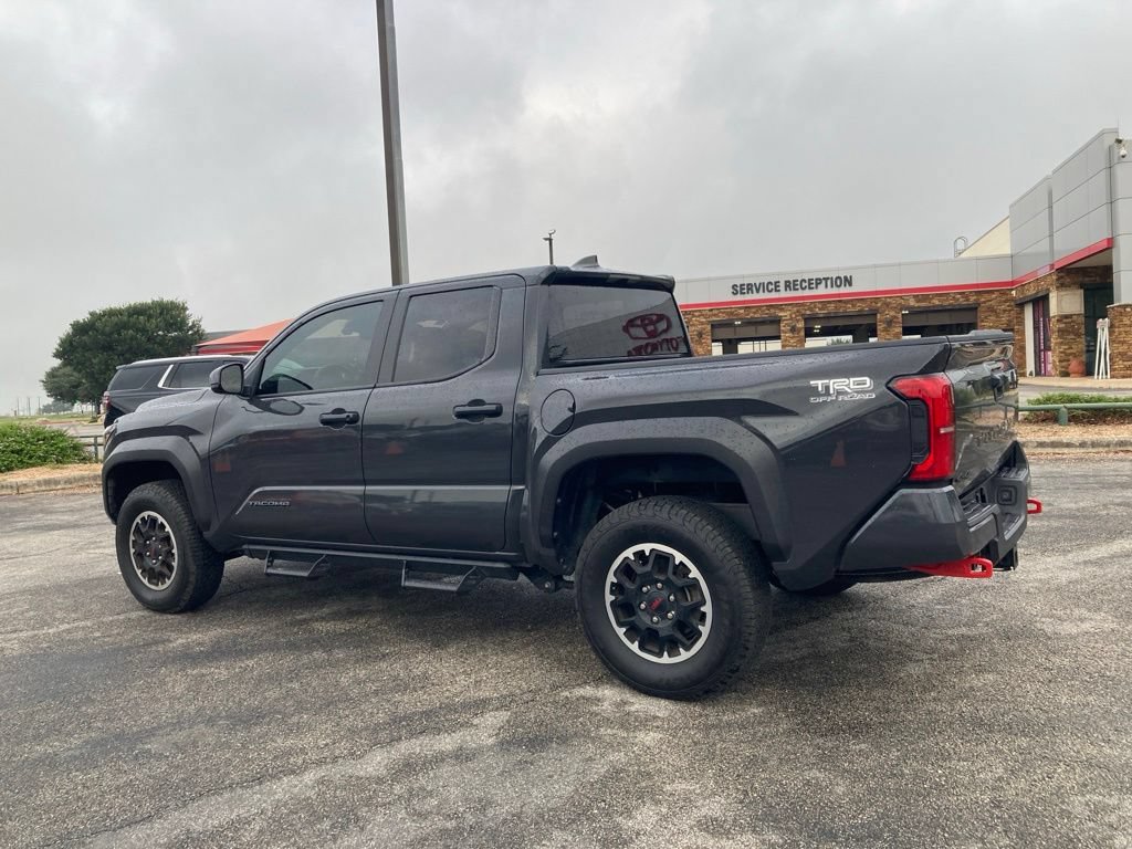 Used 2025 Toyota Tacoma TRD Off-Road AWD/4WD image 7