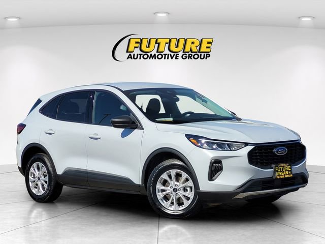 Used 2025 Ford Escape Active AWD/4WD image 1