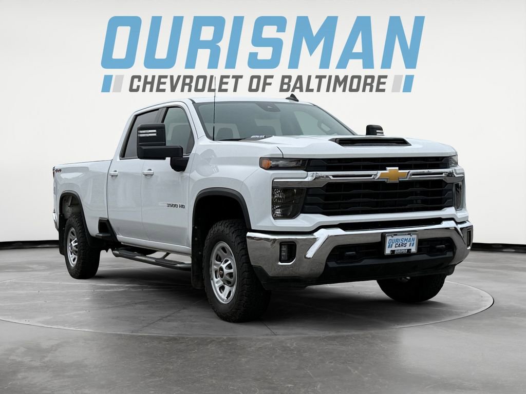 Used 2024 Chevrolet Silverado 3500 LT image 1