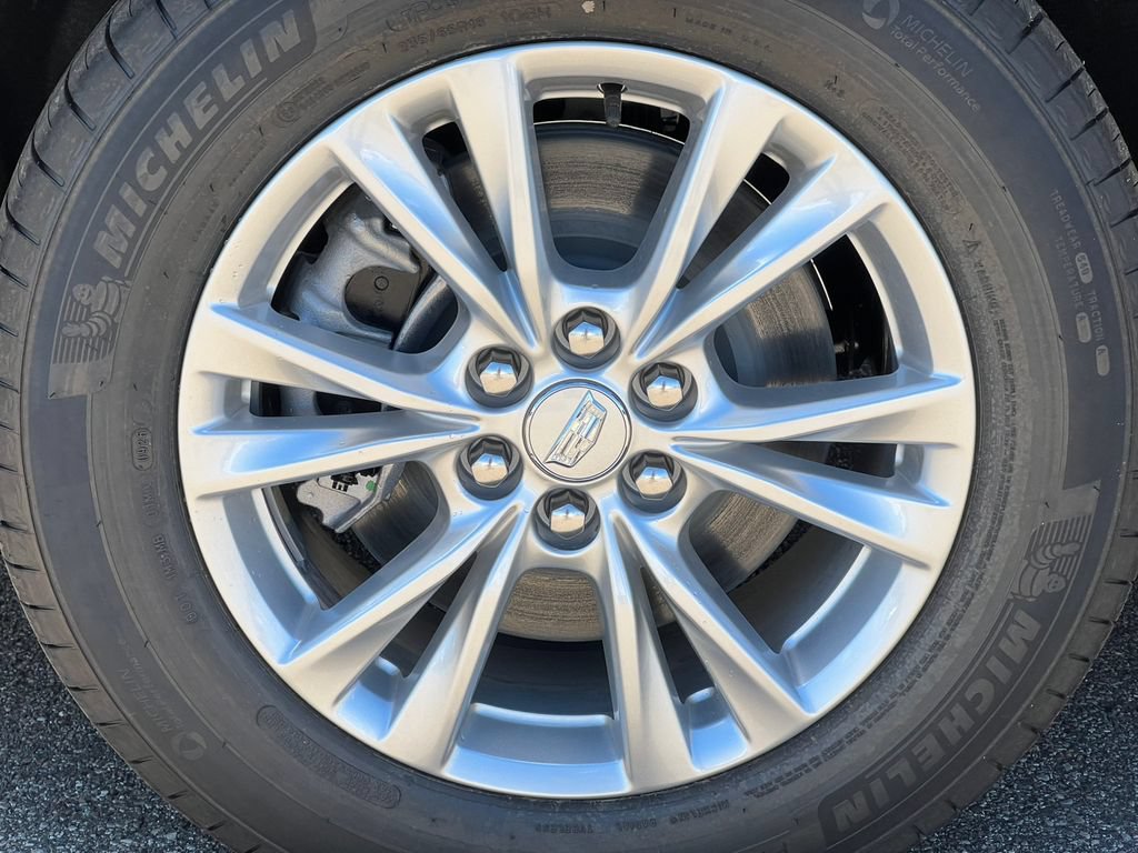New 2026 Cadillac XT5 Luxury w/ LPO, Floor Liner Package AWD/4WD image 6