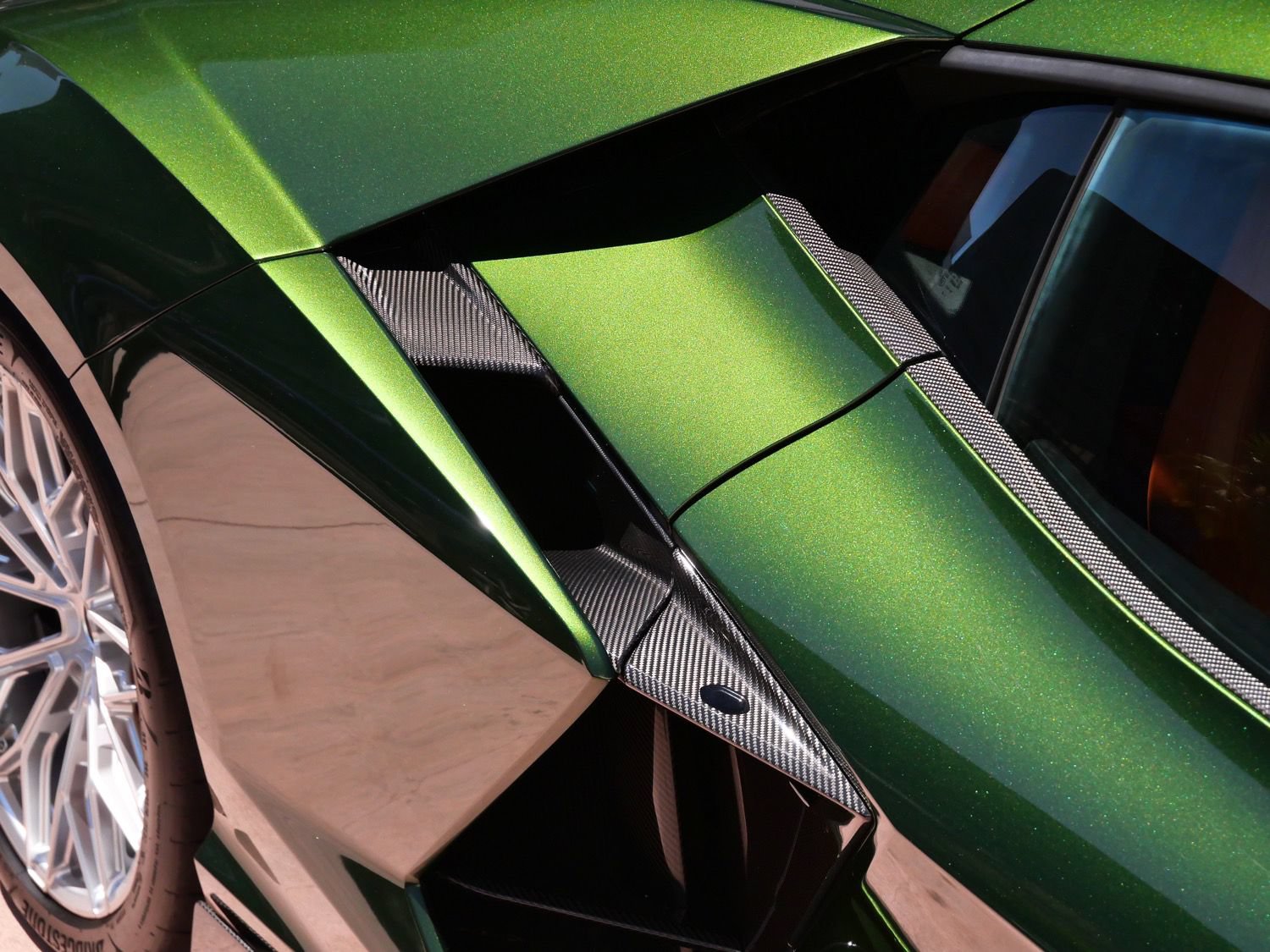 Used 2025 Lamborghini Revuelto AWD/4WD image 22