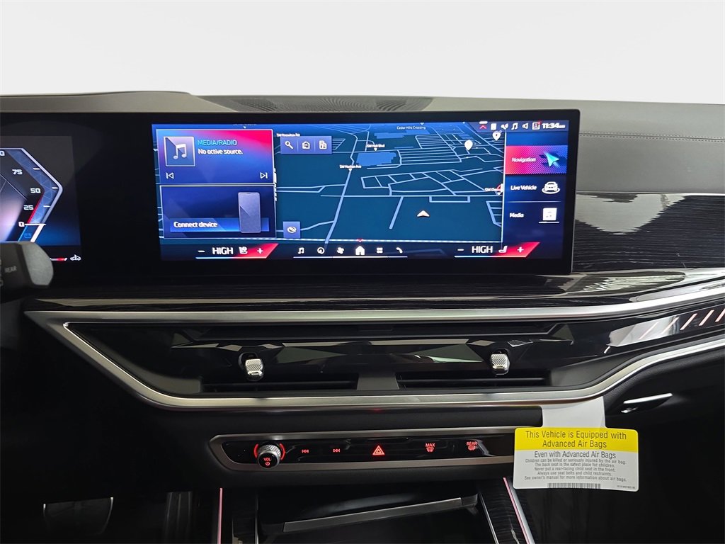 Used 2025 BMW X7 M60i w/ Executive Package image 23