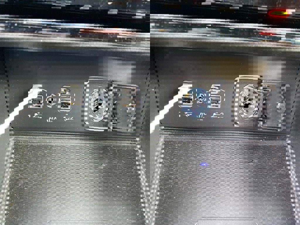 Used 2024 Jeep Grand Cherokee Overland w/ Adv Protech Group III image 9