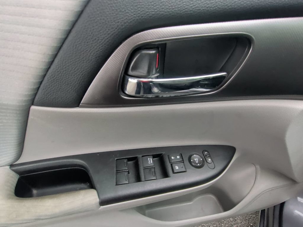 Used 2015 Honda Accord LX image 12